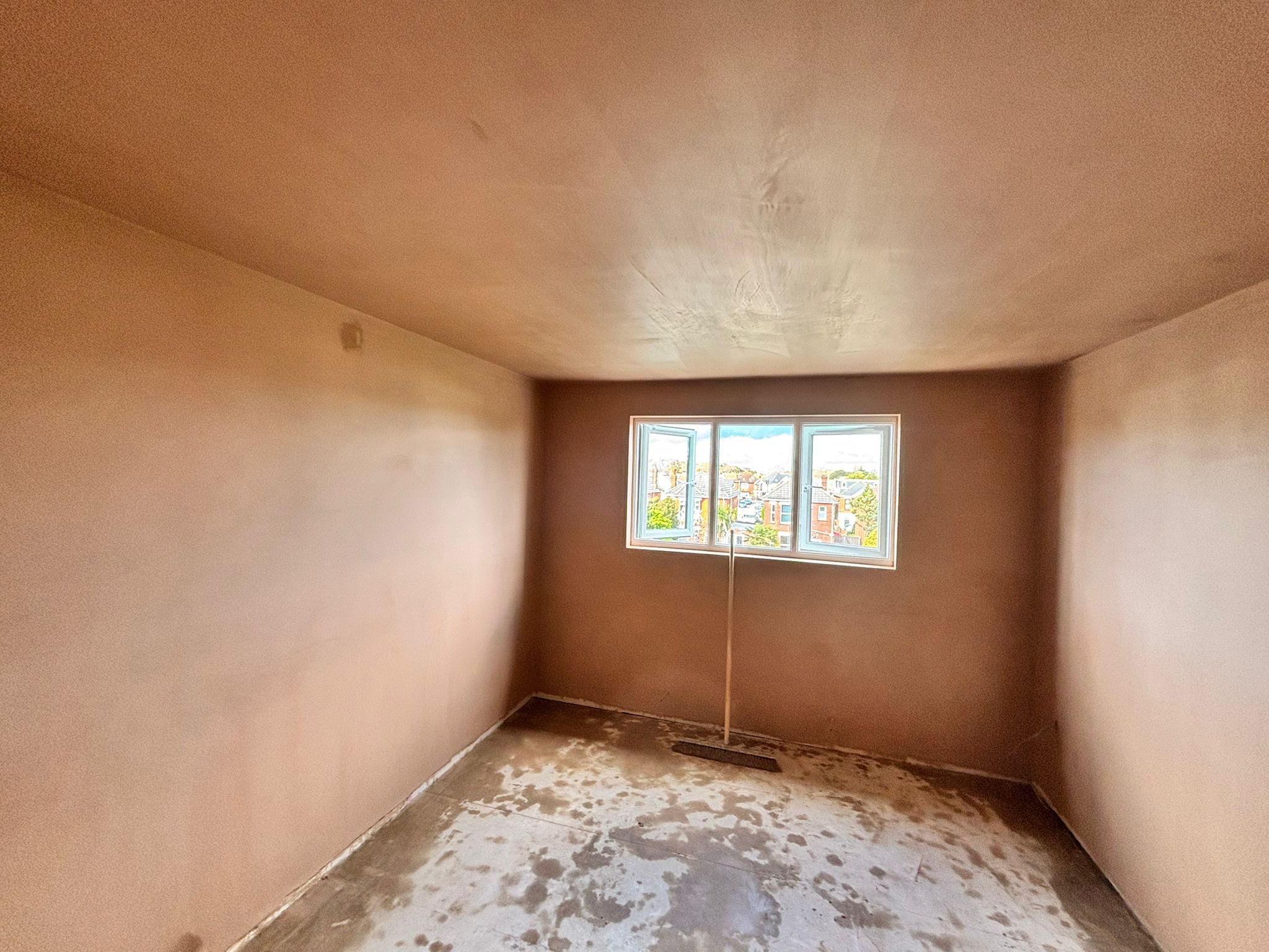 Lounge room skim